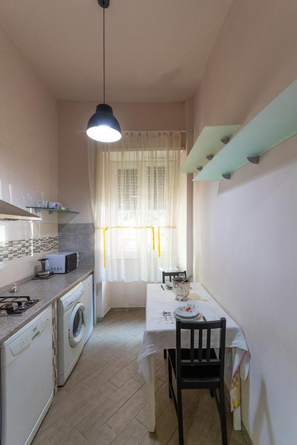 Vercelli Guest House Near San Giovanni Rome Luaran gambar
