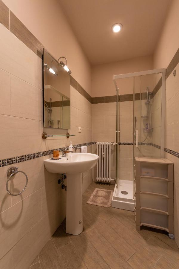 Vercelli Guest House Near San Giovanni Rome Luaran gambar