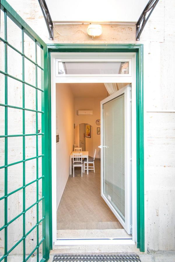 Vercelli Guest House Near San Giovanni Rome Luaran gambar