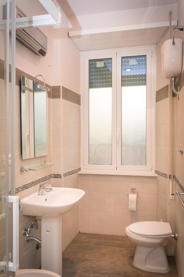 Vercelli Guest House Near San Giovanni Rome Luaran gambar