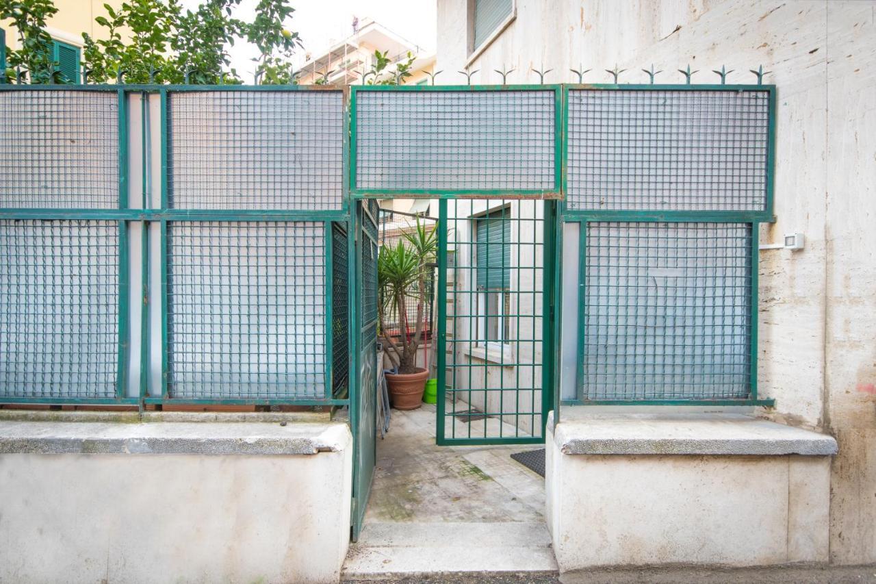 Vercelli Guest House Near San Giovanni Rome Luaran gambar