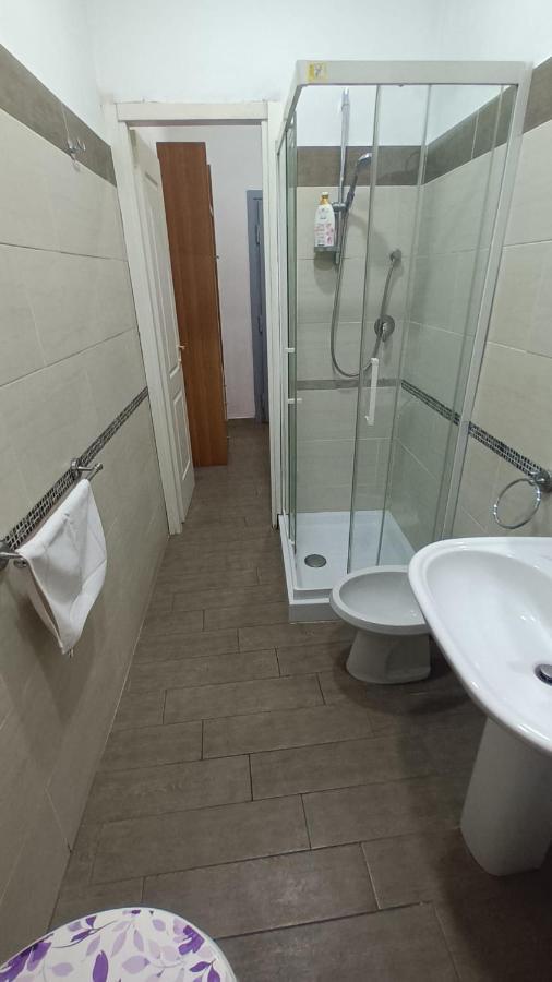Vercelli Guest House Near San Giovanni Rome Luaran gambar